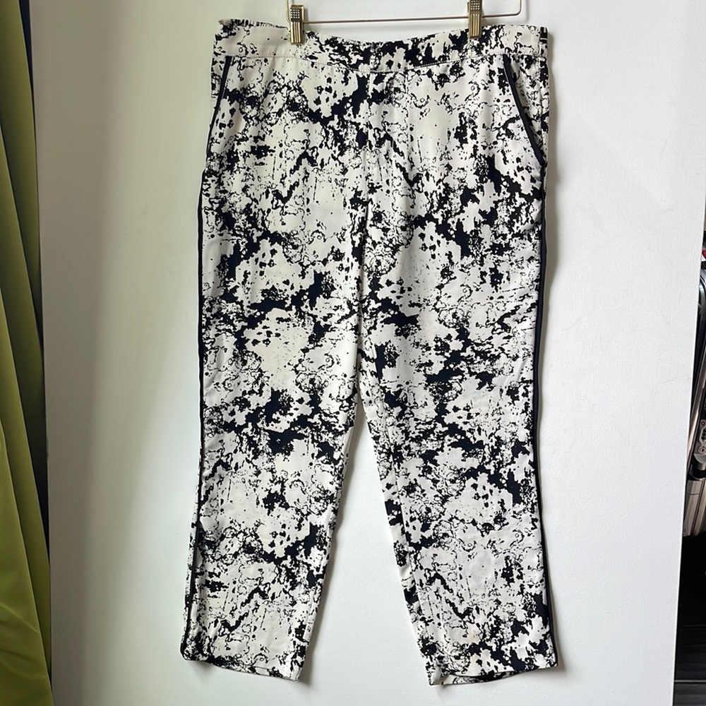 Banana Republic Women’s Pants | Size 12 Petite